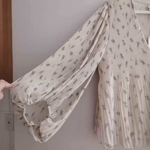 NWT Ganni Pleated Georgette Floral Blouse with Balloon Sleeves 40 EU (8 US) - Picture 8 of 17